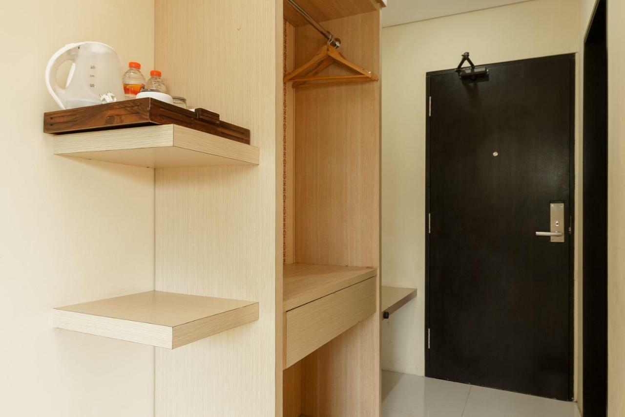 RedDoorz Plus near Sangkareang Park Mataram Exterior foto