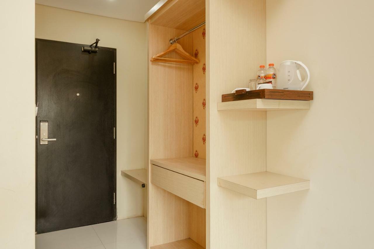 RedDoorz Plus near Sangkareang Park Mataram Exterior foto