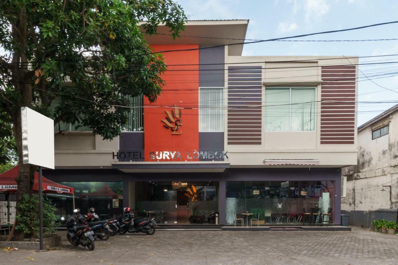 RedDoorz Plus near Sangkareang Park Mataram Exterior foto