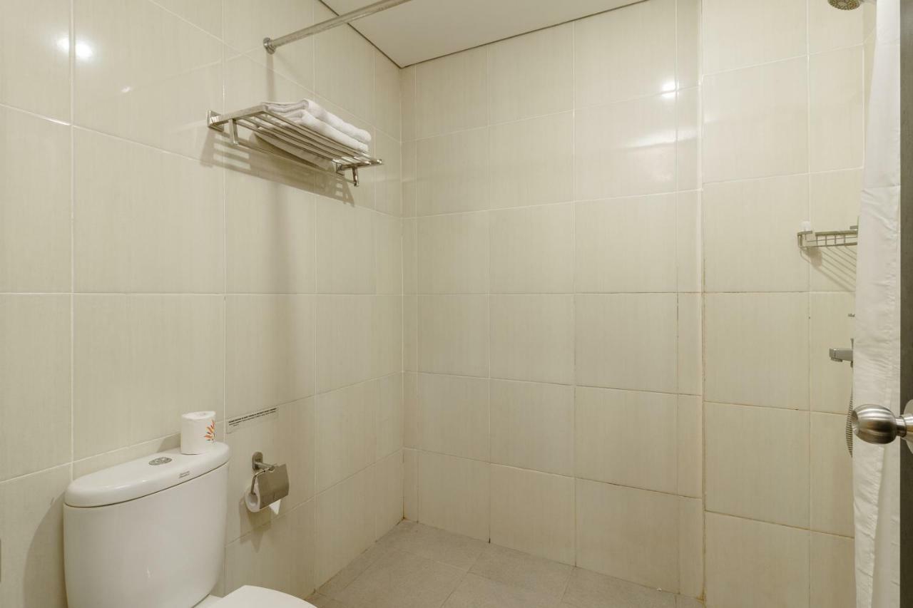RedDoorz Plus near Sangkareang Park Mataram Exterior foto