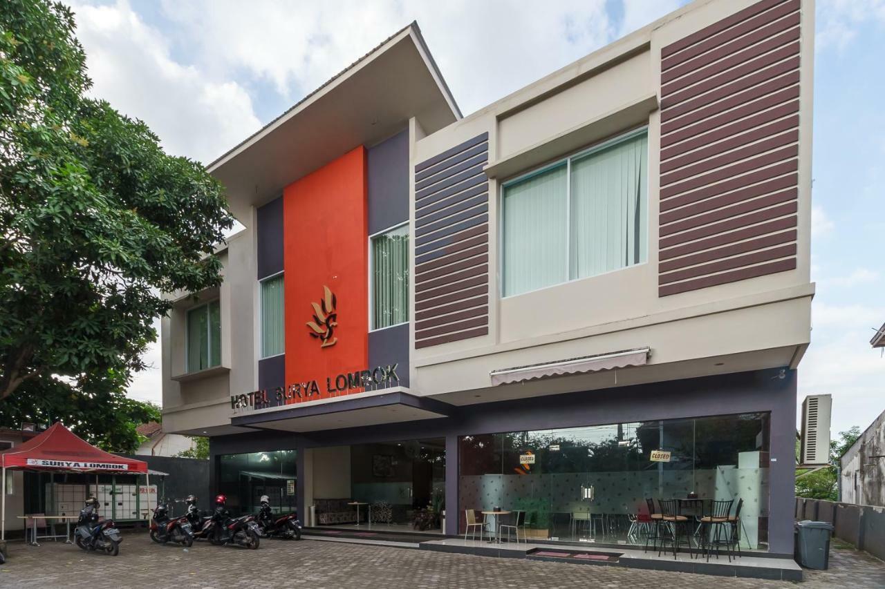 RedDoorz Plus near Sangkareang Park Mataram Exterior foto
